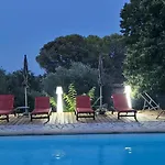 Le Domaine Du Soulier -gite Et D'hotes - La Maison Du Gardien Apartament Tornac