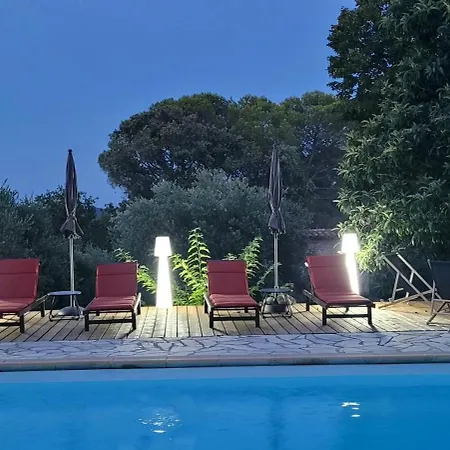 Le Domaine Du Soulier -gite Et D'hotes - La Maison Du Gardien Apartmán Tornac