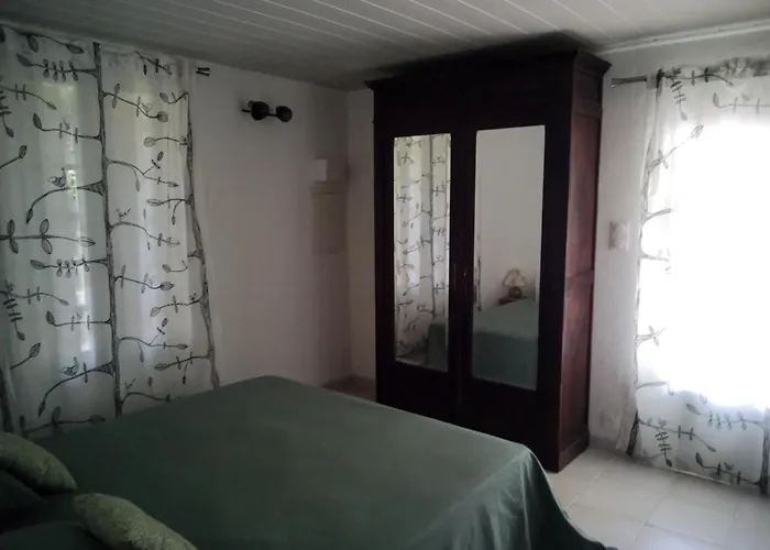 Le Domaine Du Soulier -gite Et D'hotes - La Maison Du Gardien