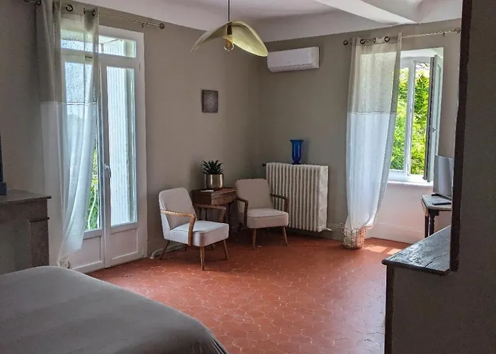 Le Domaine Du Soulier -gite Et D'hotes - La Maison Du Gardien * Tornac